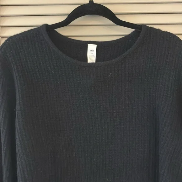 NWOT ALO Black Cashmere Sweater Sz L - Picture 2 of 4